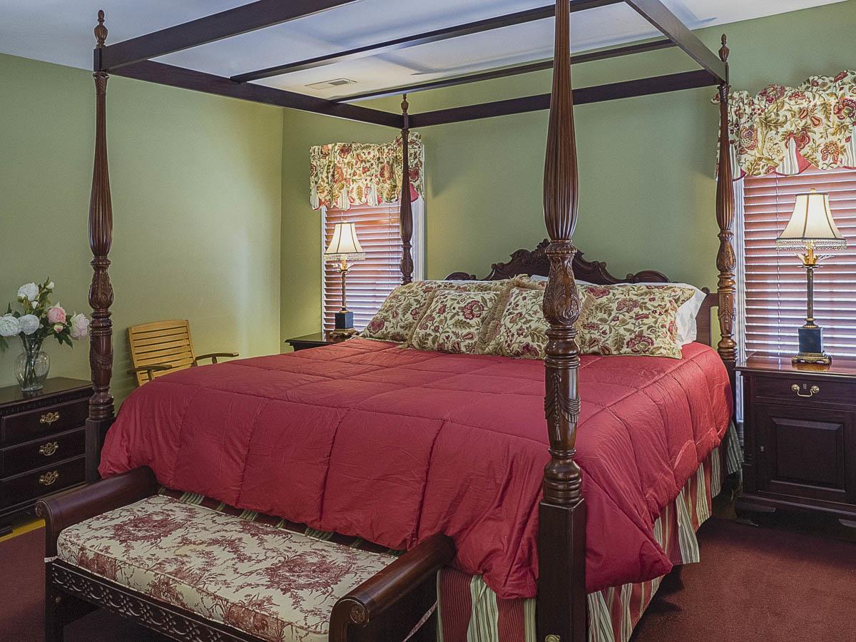 Deluxe King Room with Fireplace